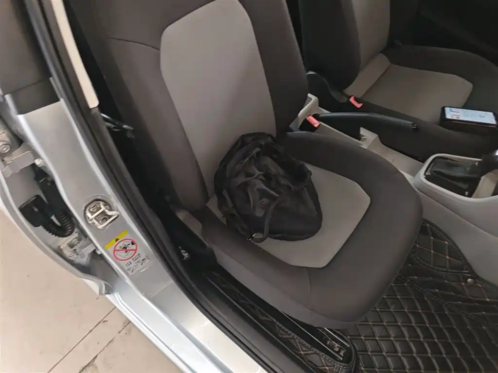 Škoda Rapid 2016 1.6L Automatic Forward Edition фото 25