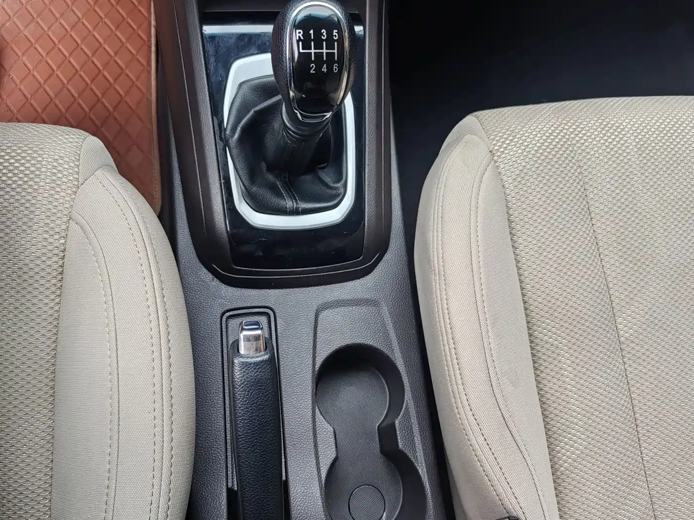 Baojun 310W 2018 2017 1.5L Manual Comfort China V