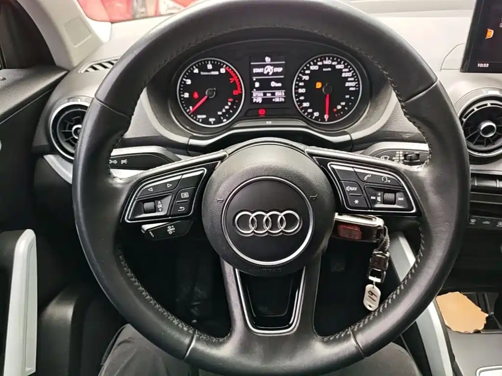 Photo 11 - Audi Q2L