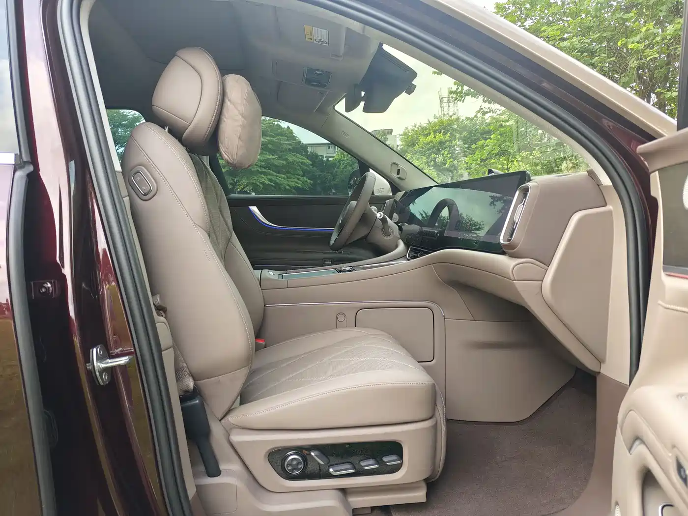 AITO Wenjie AITO M9 2025 Pure Electric Ultra 100kWh 5-Seater фото 7