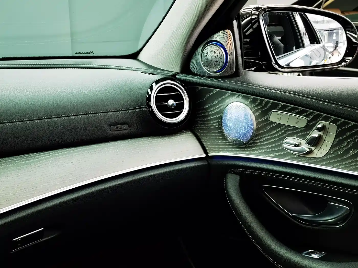 Mercedes-Benz E-Class 2021 E 300 L Premium фото 12