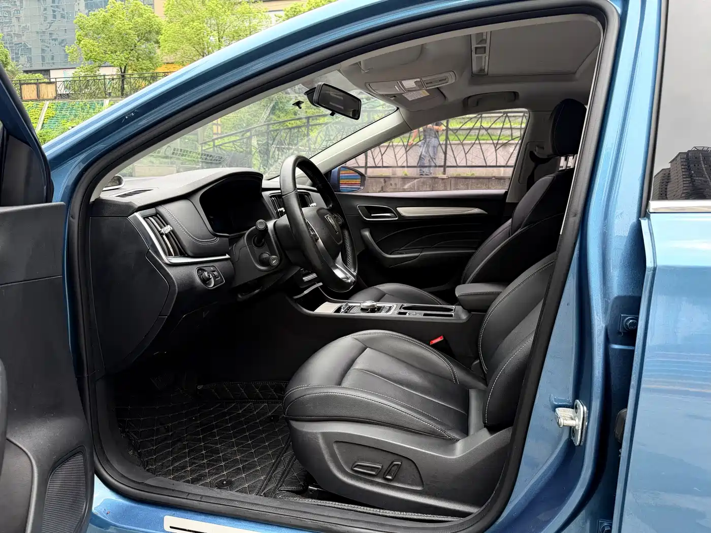 Roewe i6 New Energy 2018 2017 45T Hybrid Connected Smart Enjoyment Edition