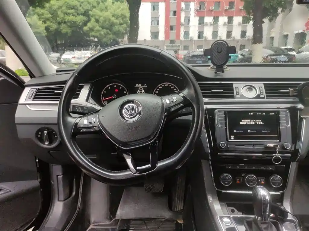 Volkswagen Passat 2017 330TSI DSG Prestige фото 3