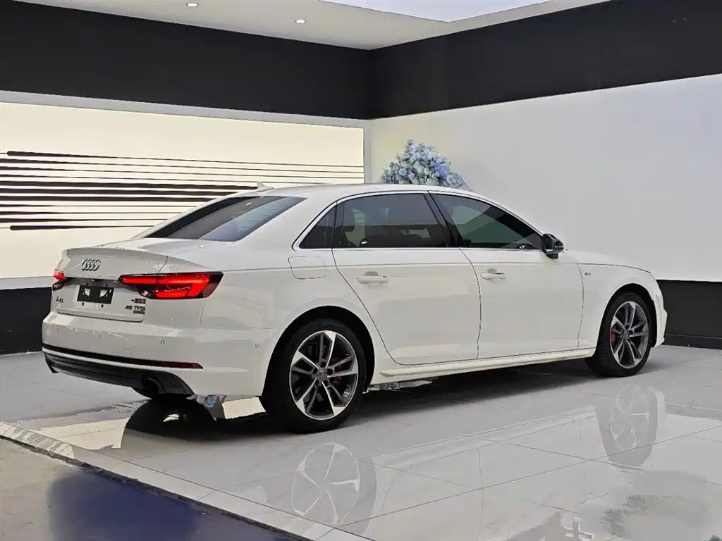Audi A4L 2018 30th Anniversary 45 TFSI quattro Sport фото 10