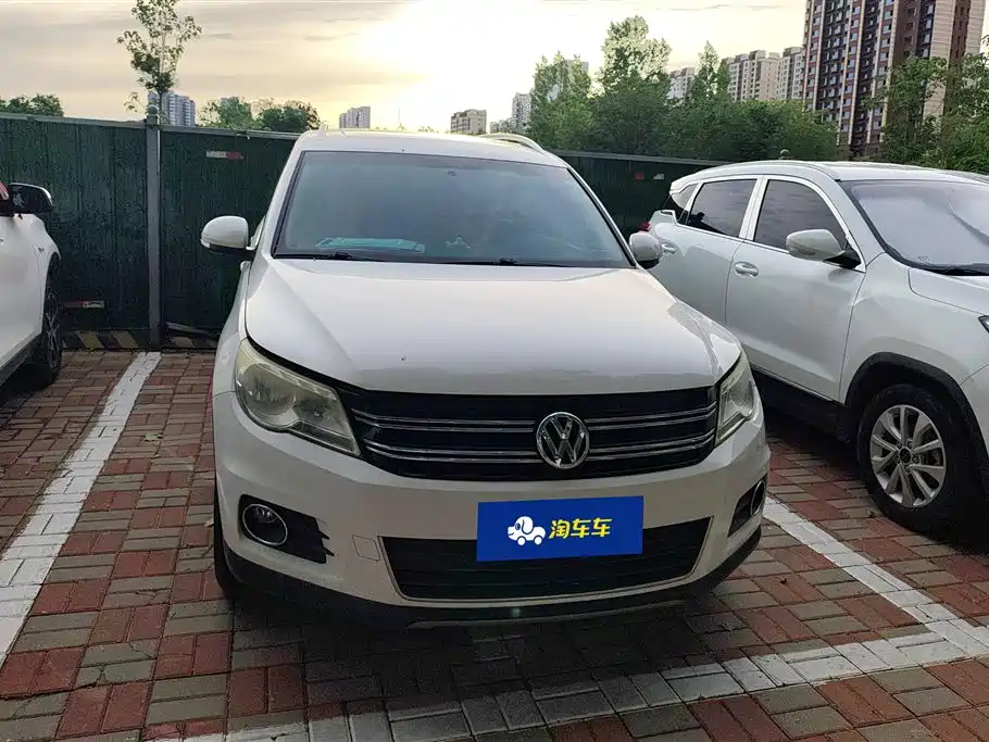 Volkswagen Tiguan 2010 1.8TSI Automatic 4WD Elite фото 2