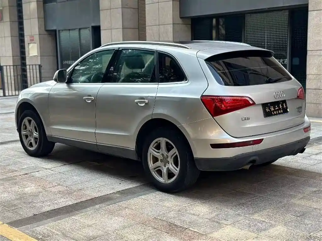 Audi Q5 2011 2.0TFSI Progressive фото 7