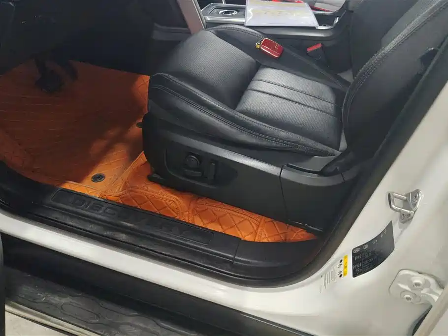 Land Rover Discovery Sport 2016 2.0T HSE фото 9