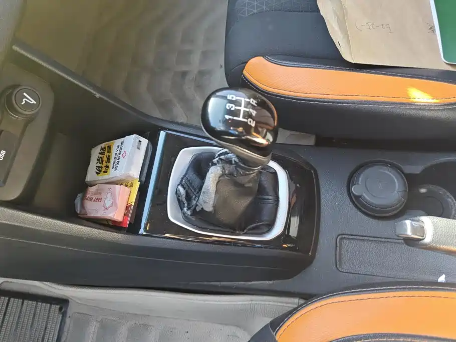 Photo 16 - Baojun 310