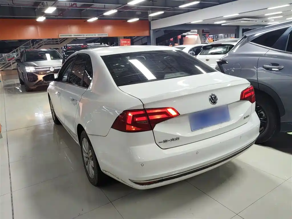 Volkswagen Bora 2018 1.5L Automatic Comfort фото 5