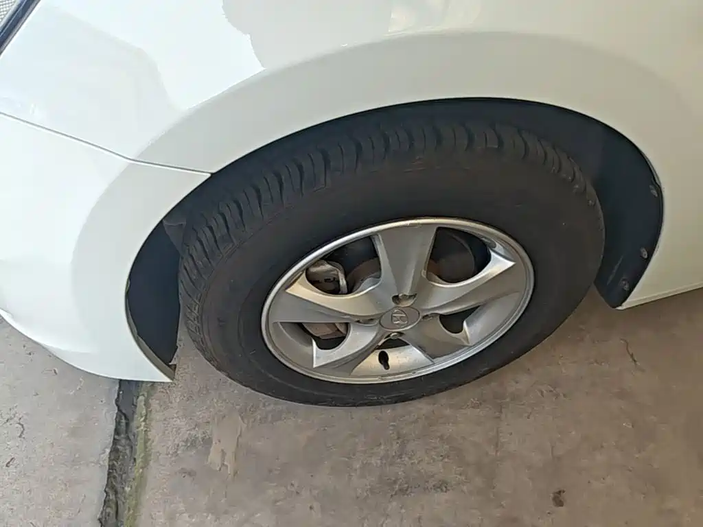 Hyundai Reina 2016 2016 1.4L Automatic GLX Leading