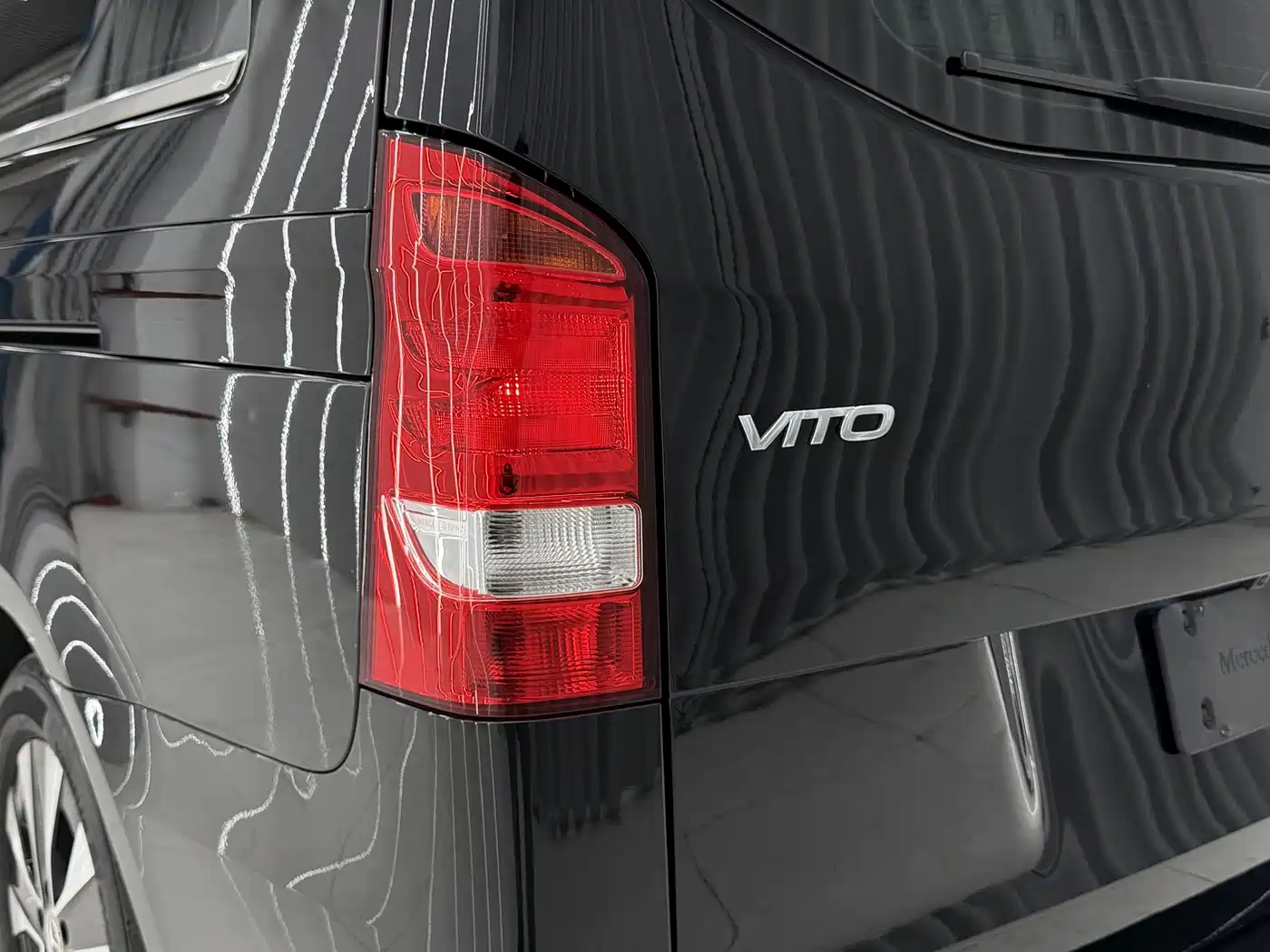 Mercedes-Benz Vito 2023 2.0T Business 7-Seater фото 6