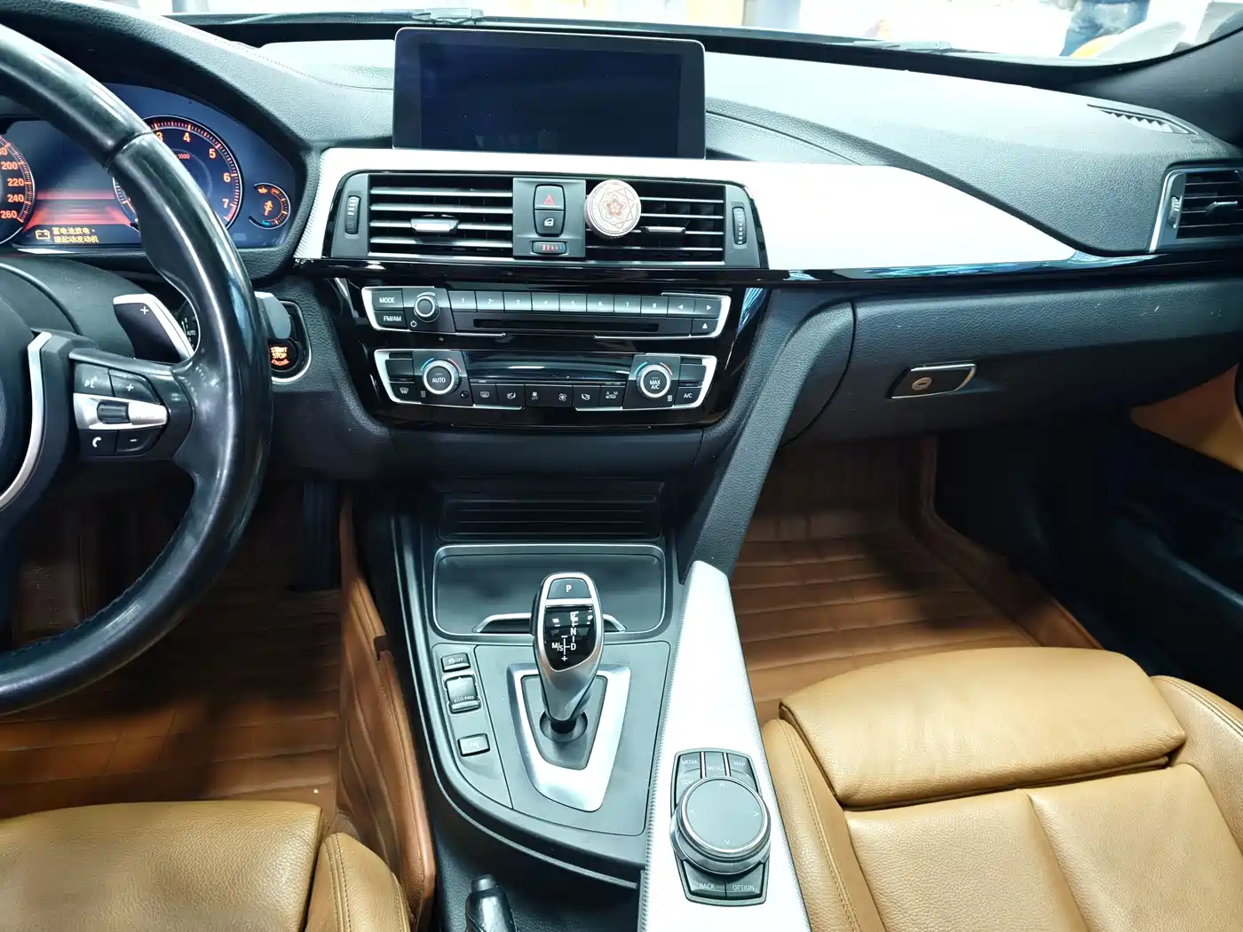 BMW 3 Series GT 2019 320i M Sport Model фото 13