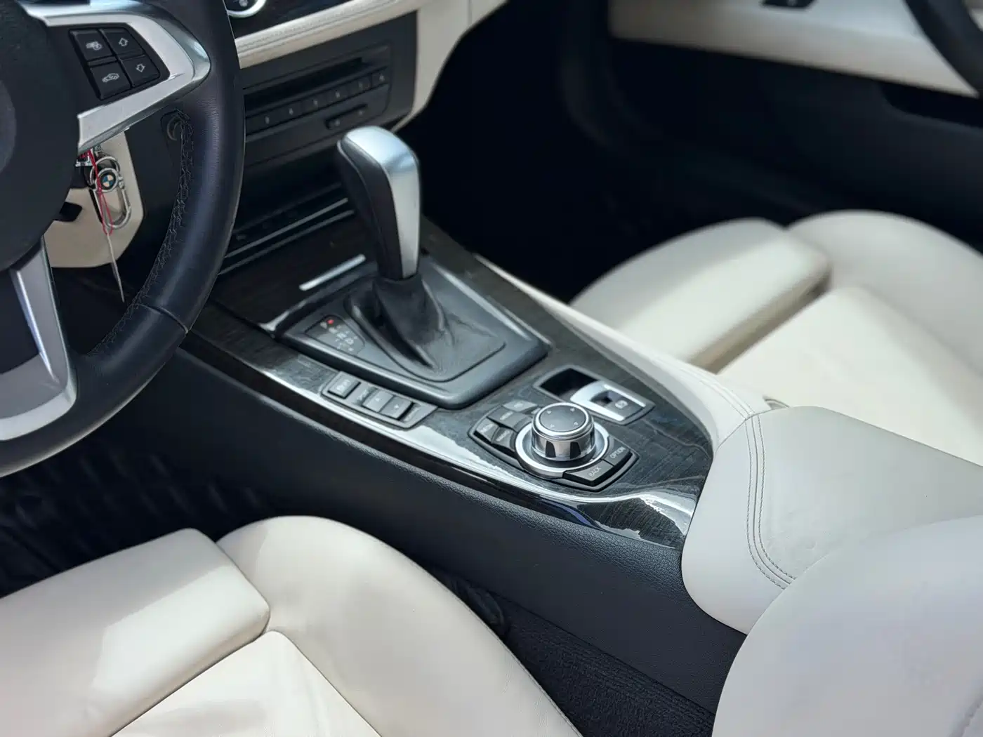 BMW Z4 2013 2010 sDrive30i Leading Model