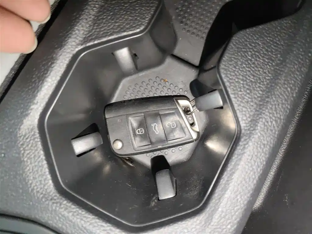 Volkswagen Bora 2023 300TSI DSG Premium Edition фото 17