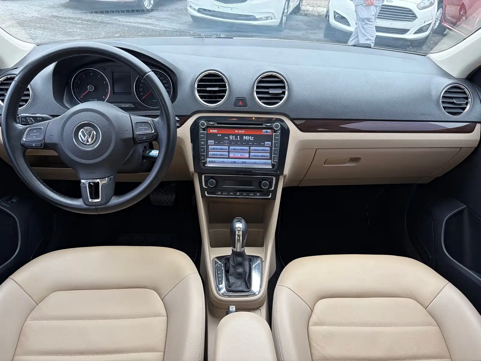 Photo 10 - Volkswagen Jetta