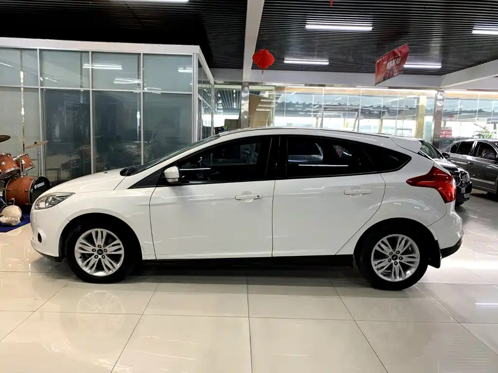 Ford Focus 2014 2012 Hatchback 1.6L Automatic Comfort