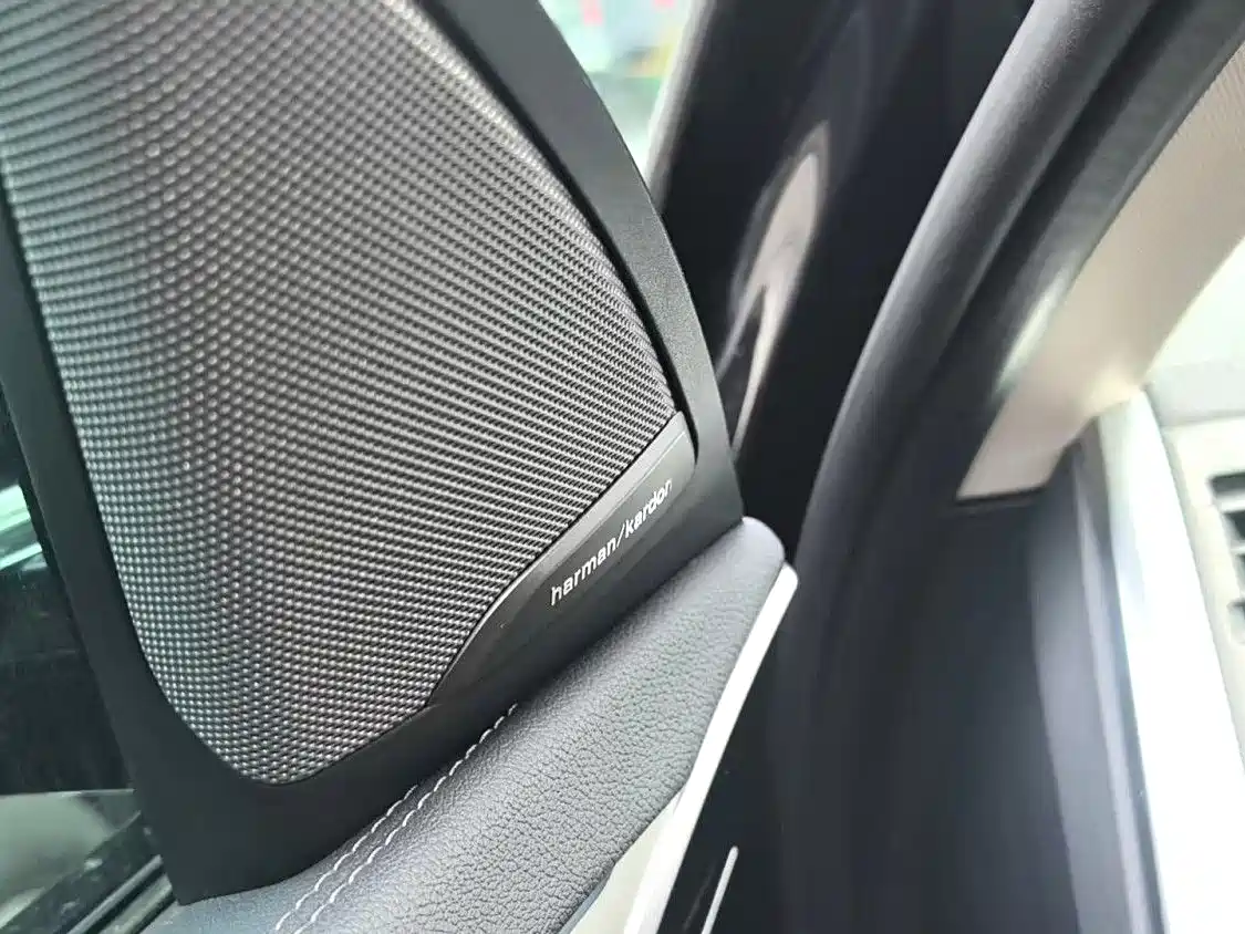 BMW iX3 2022 Innovation Leader фото 8
