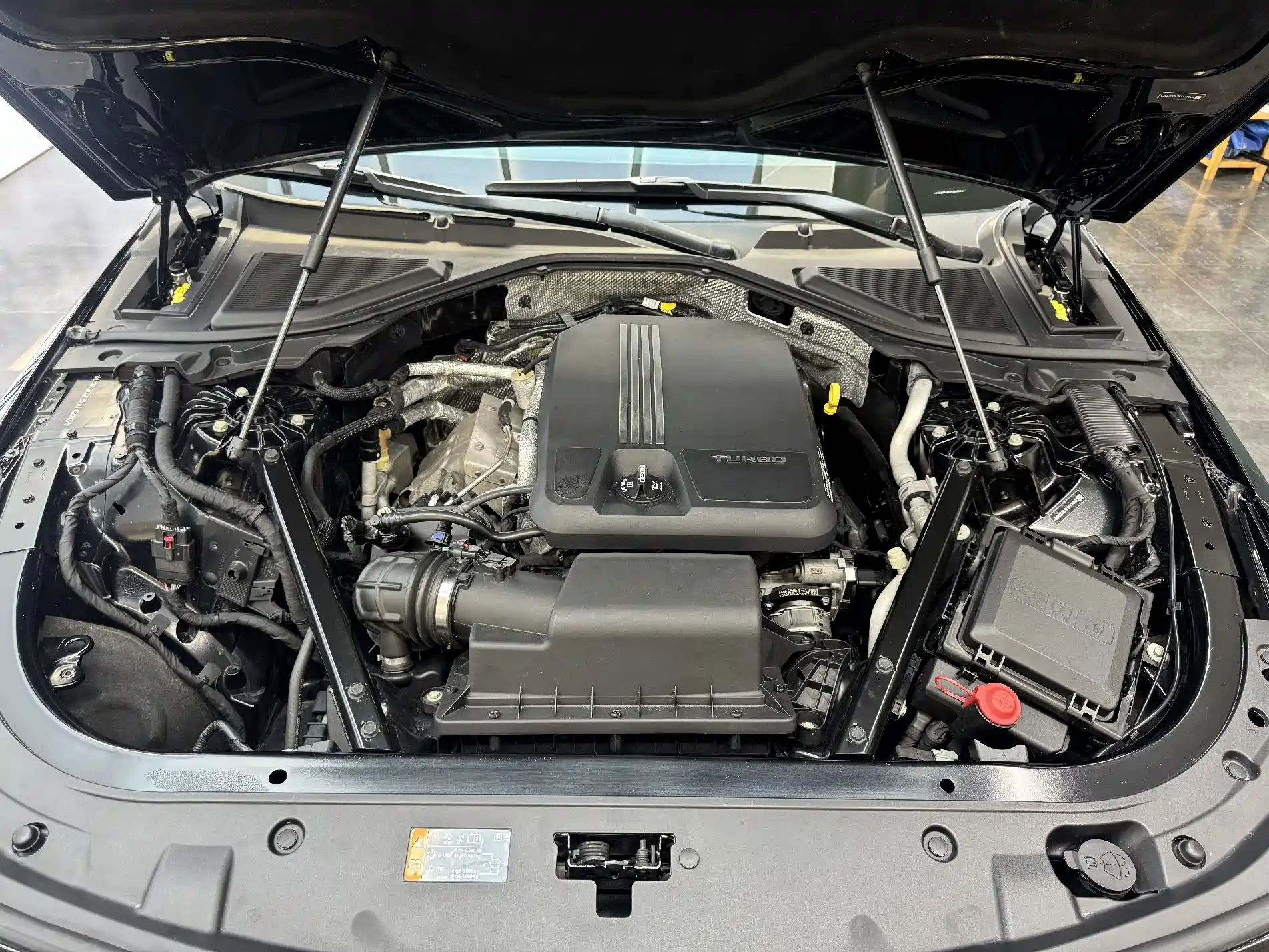Фото 19 - Cadillac CT6