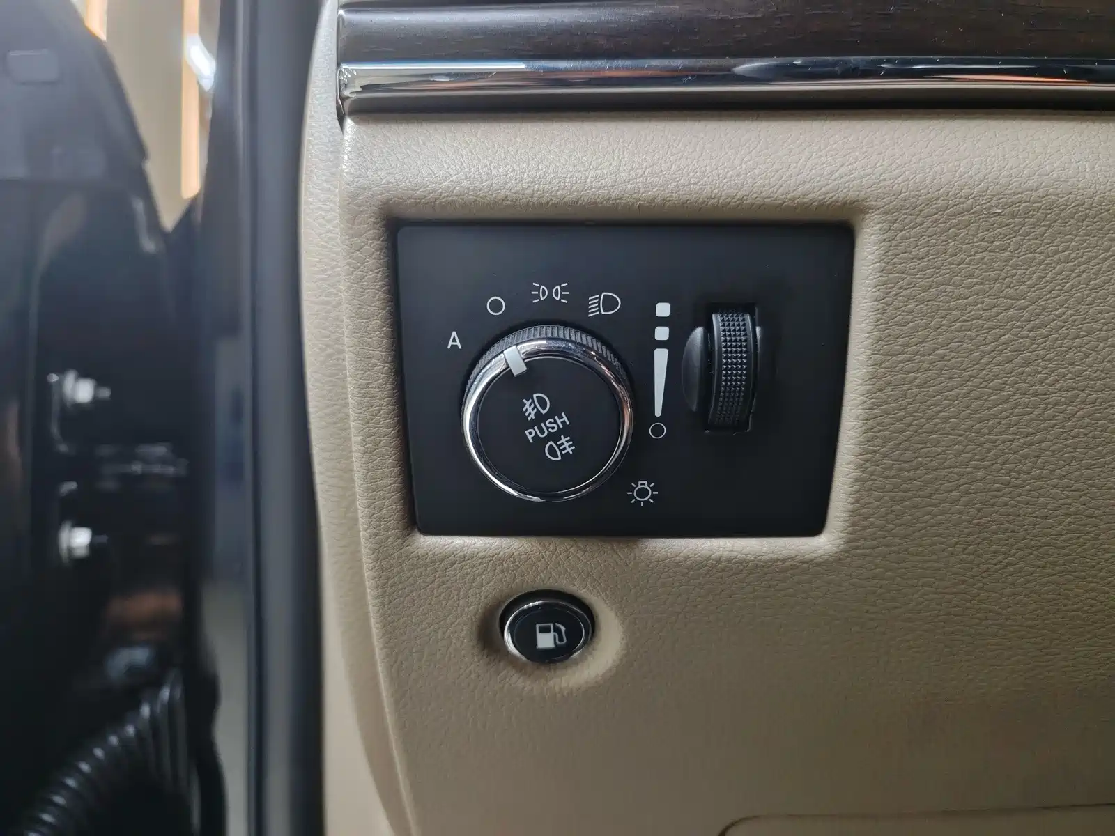Фото 9 - Jeep Grand Cherokee (Import)