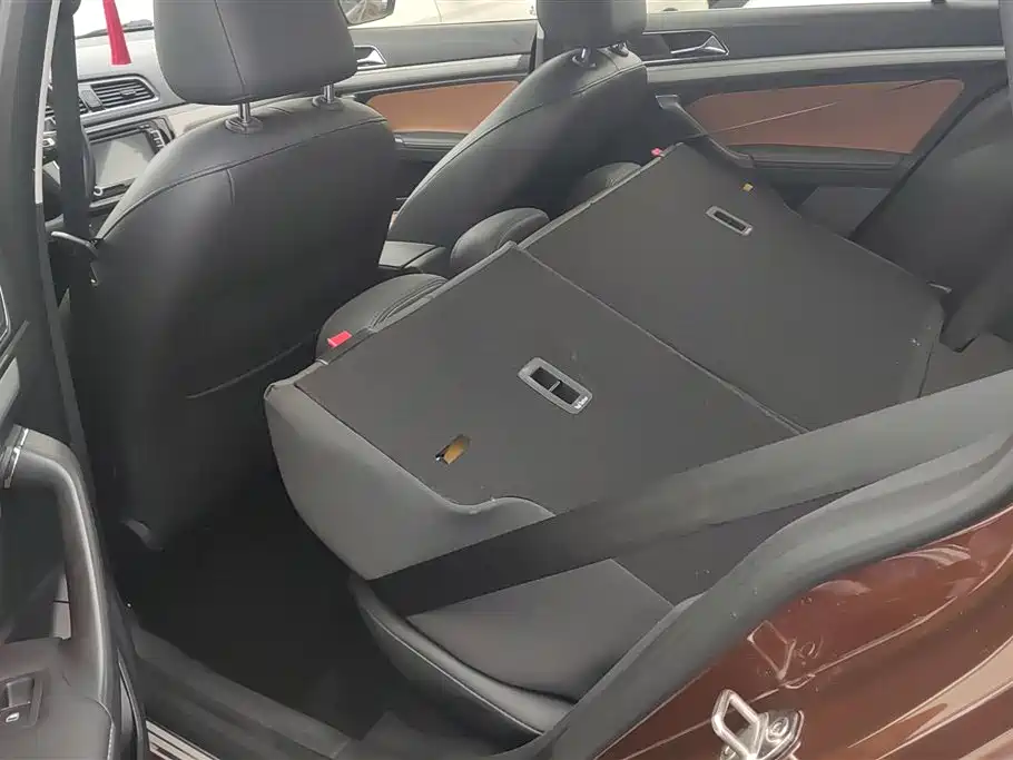 Volkswagen Gran Lavida 2016 230TSI DSG Luxury Edition фото 11