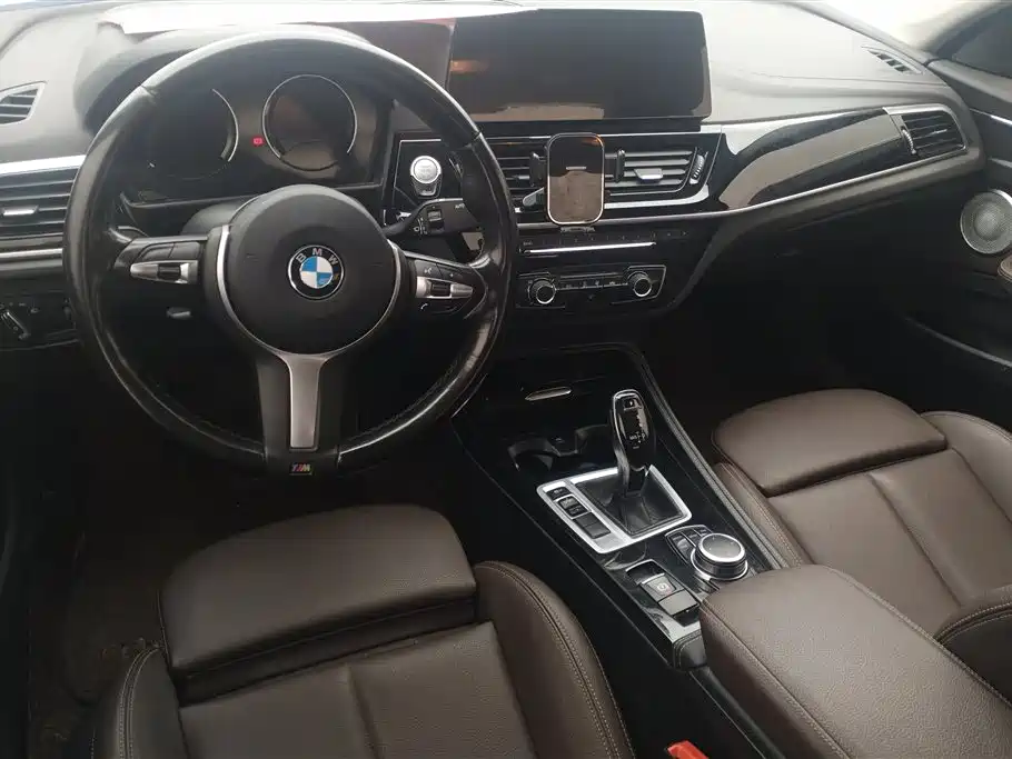 BMW 1 Series 2023 120i M Sport фото 12