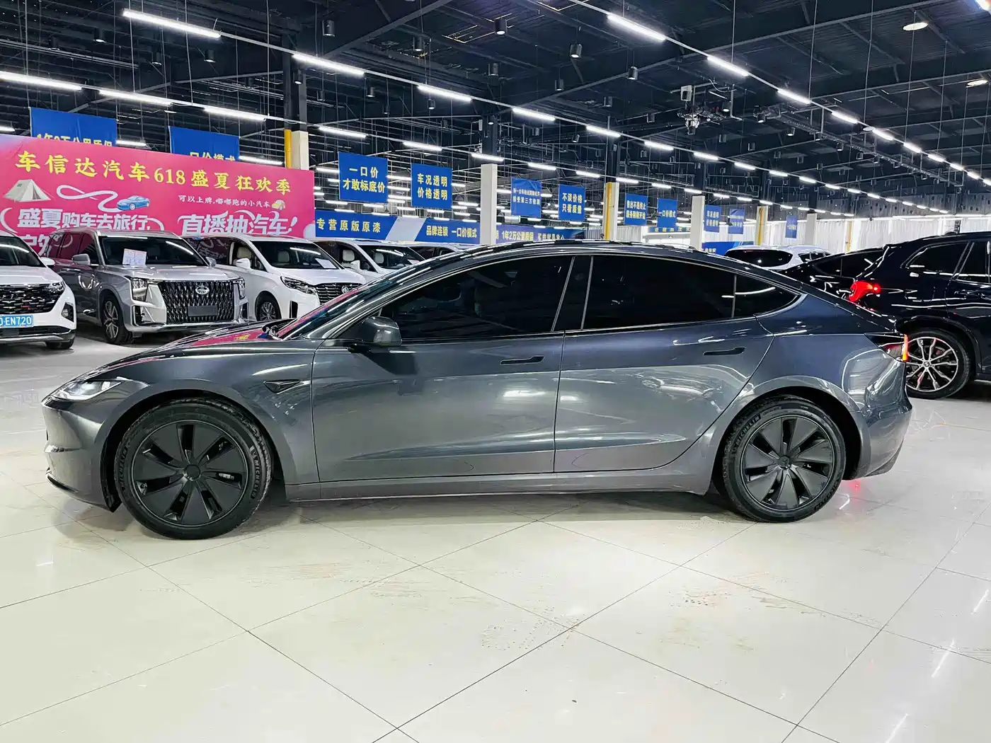 TESLA MODEL 3