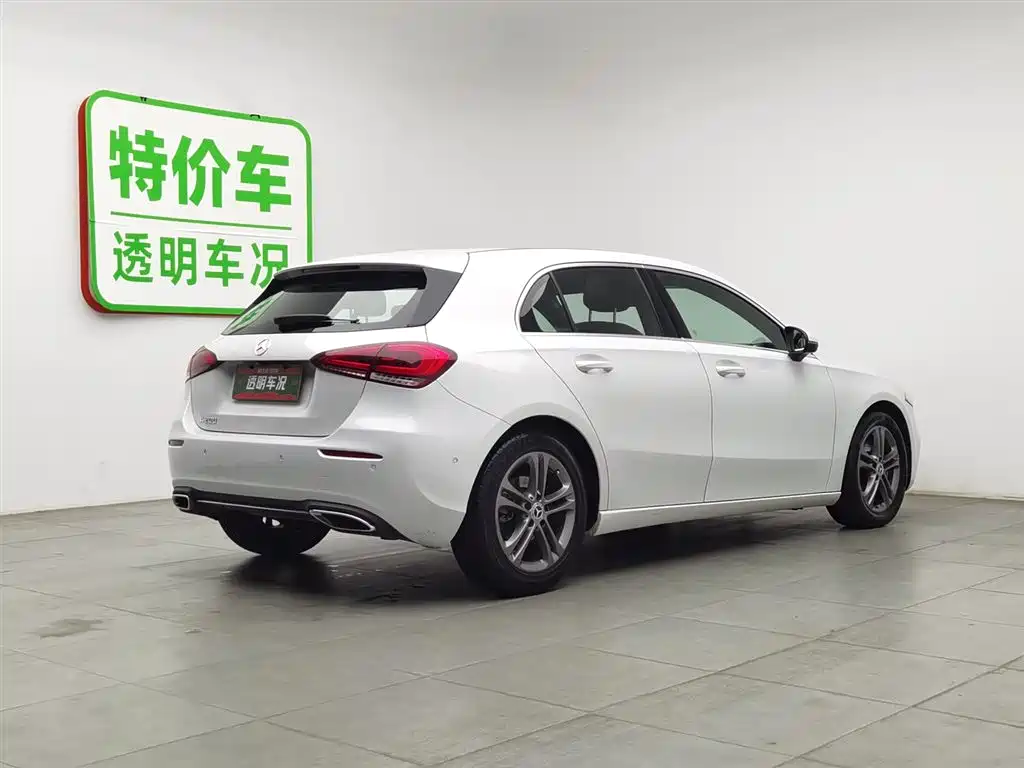 Mercedes-Benz A-Class (Import) 2019 A 200 Dynamic Version фото 2