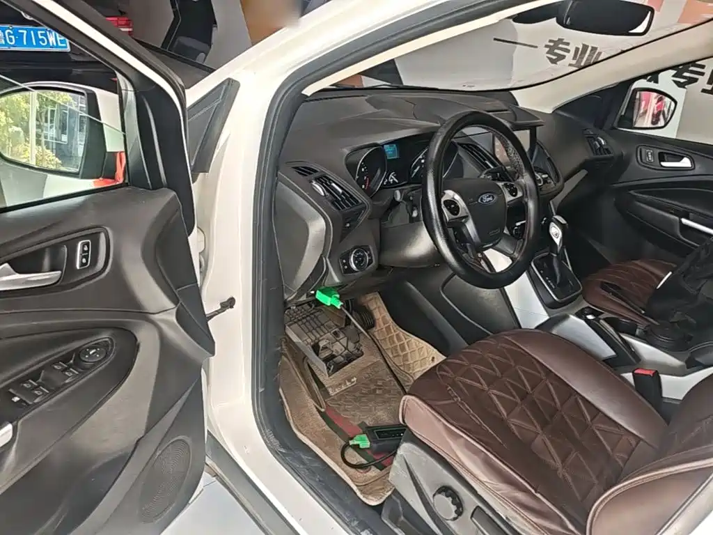 Фото 16 - Ford Kuga