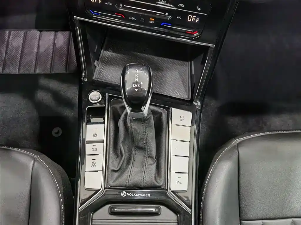 Volkswagen Passat 2023 Facelift 330TSI Elite Edition фото 13