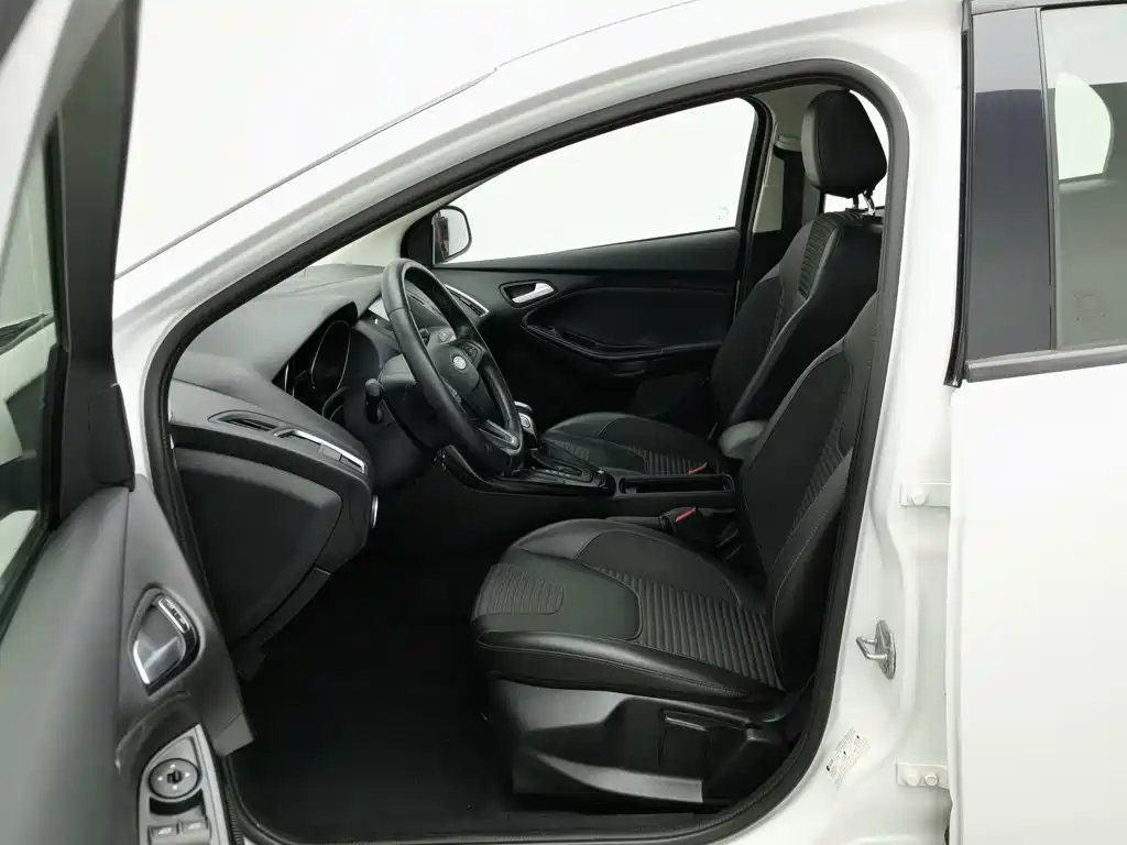 Photo 10 - Ford Focus