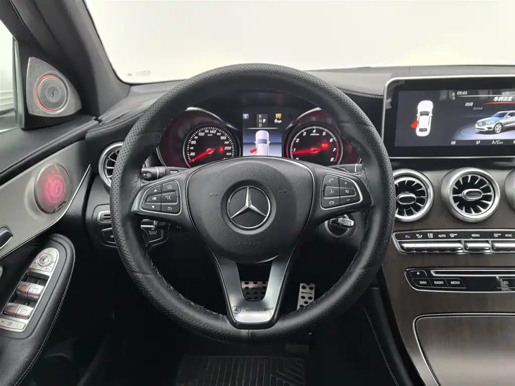 Mercedes-Benz GLC 2018 GLC 200 4MATIC фото 11