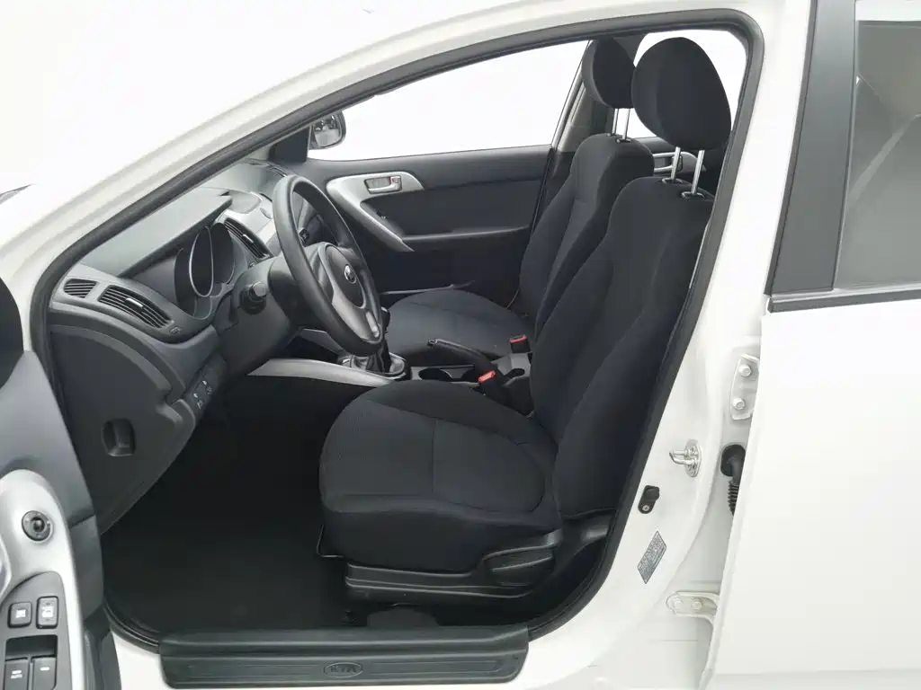 Kia Forte 2015 2014 1.6L MT GL