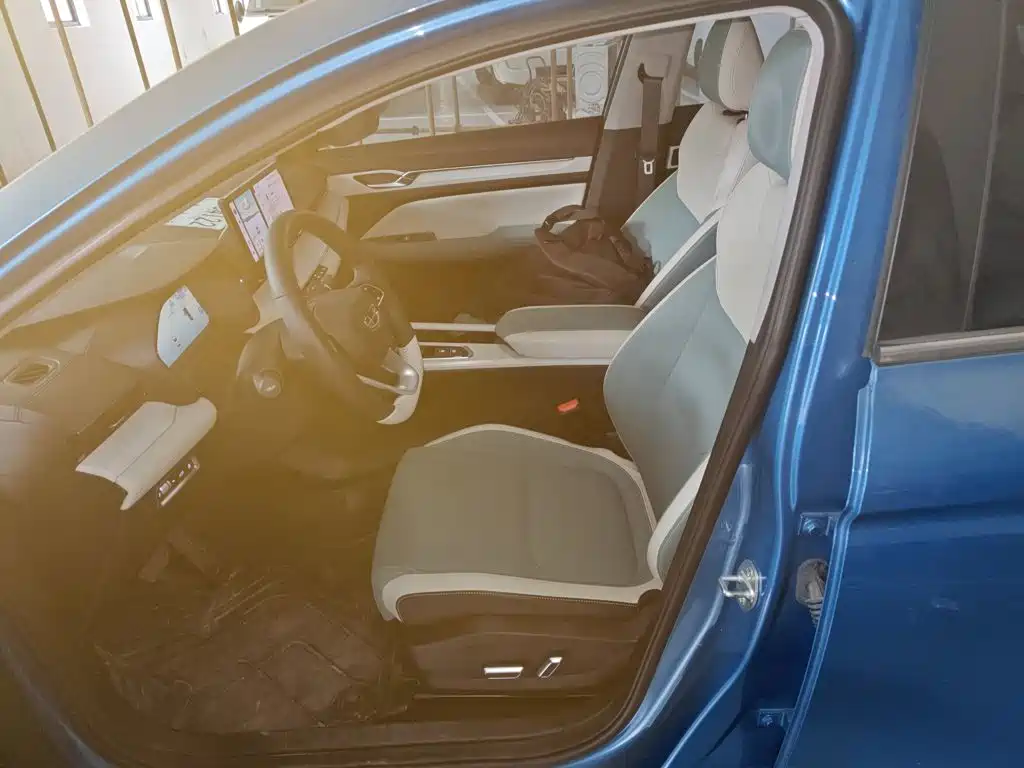 صورة 7 - Geely Emgrand L HiP