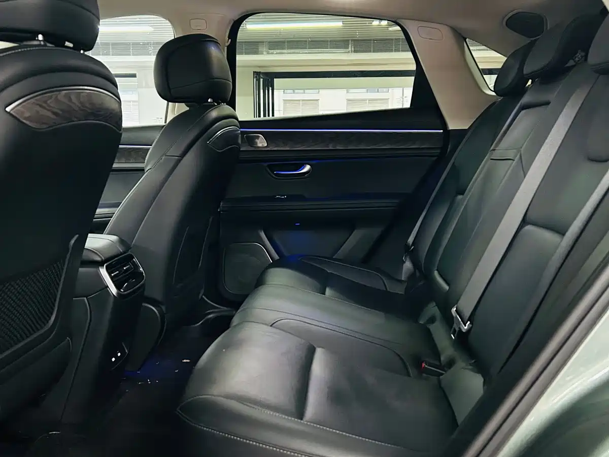 AITO Wenjie AITO M5 2022 Extended Range AWD Performance Edition фото 8