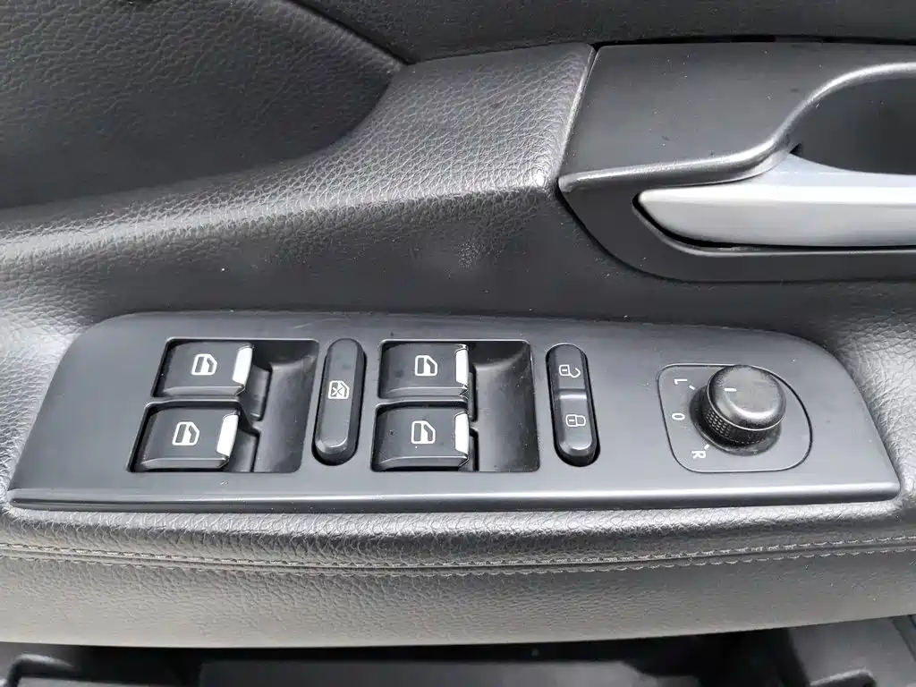 Фото 9 - Geely Borui