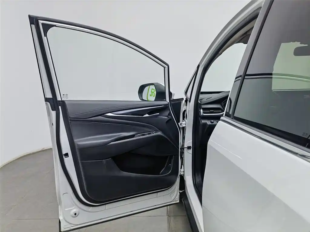 SAIC Maxus Maxus G50 2019 1.5T Debut Automatic Luxury Edition 7-seater фото 8