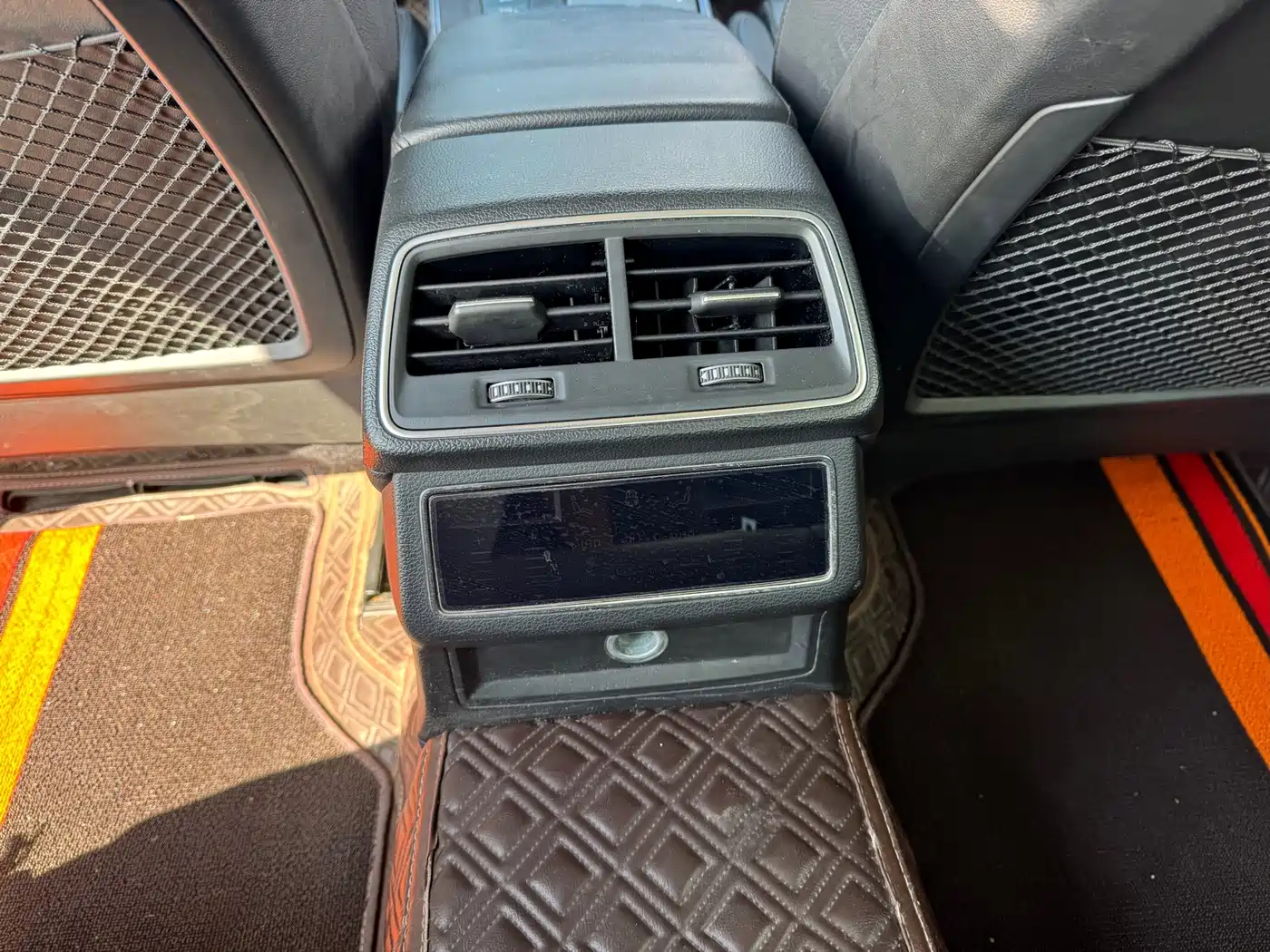 Фото 15 - Audi A6L