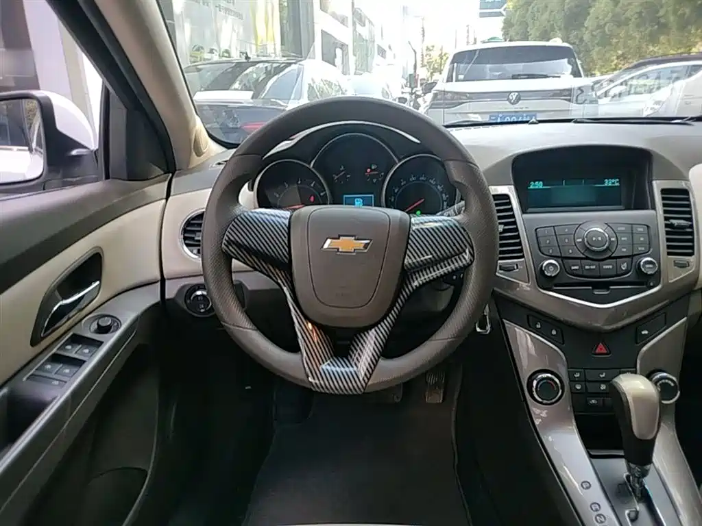 Chevrolet Cruze 2015 1.5L Classic SE AT фото 11