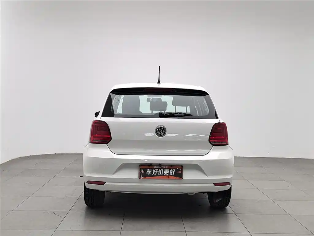Volkswagen Polo 2016 1.4L Manual Trend фото 4
