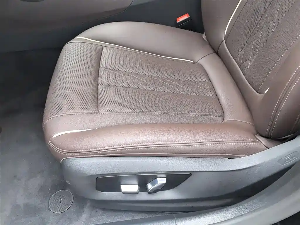 BMW 5 Series 2023 530Li Leading M Sport Package фото 20