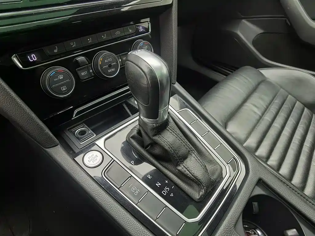 Volkswagen Magotan 2019 330TSI DSG Luxury China V фото 13