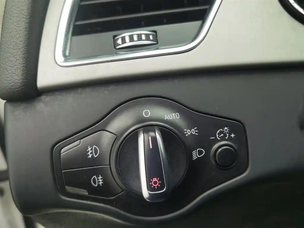 Audi A4L 2016 35 TFSI Collector's Edition Automatic Standard фото 21