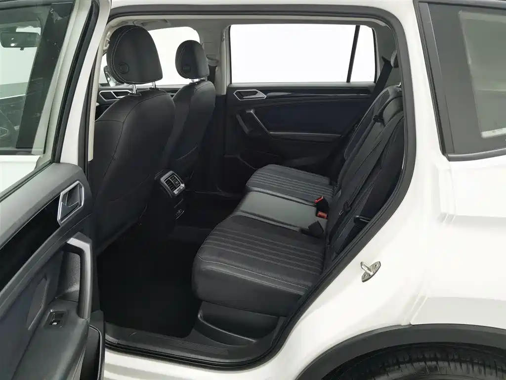 Volkswagen Tiguan L 2022 330TSI Automatic 2WD Comfort Edition фото 15