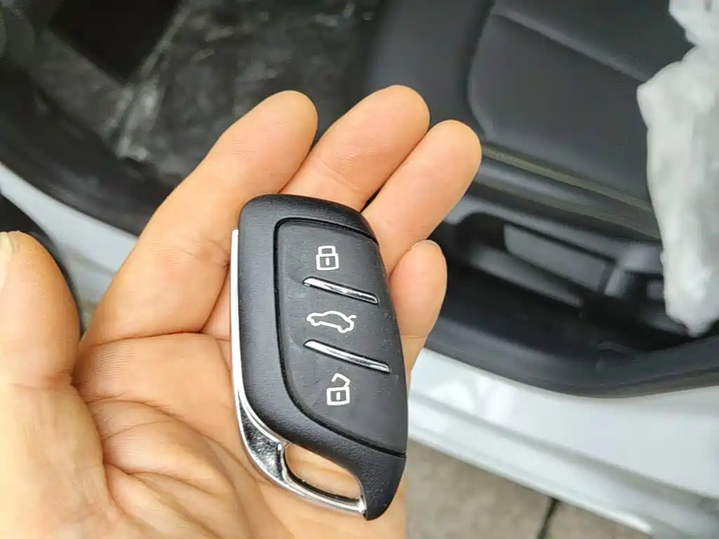 Фото 9 - Roewe i6 MAX EV