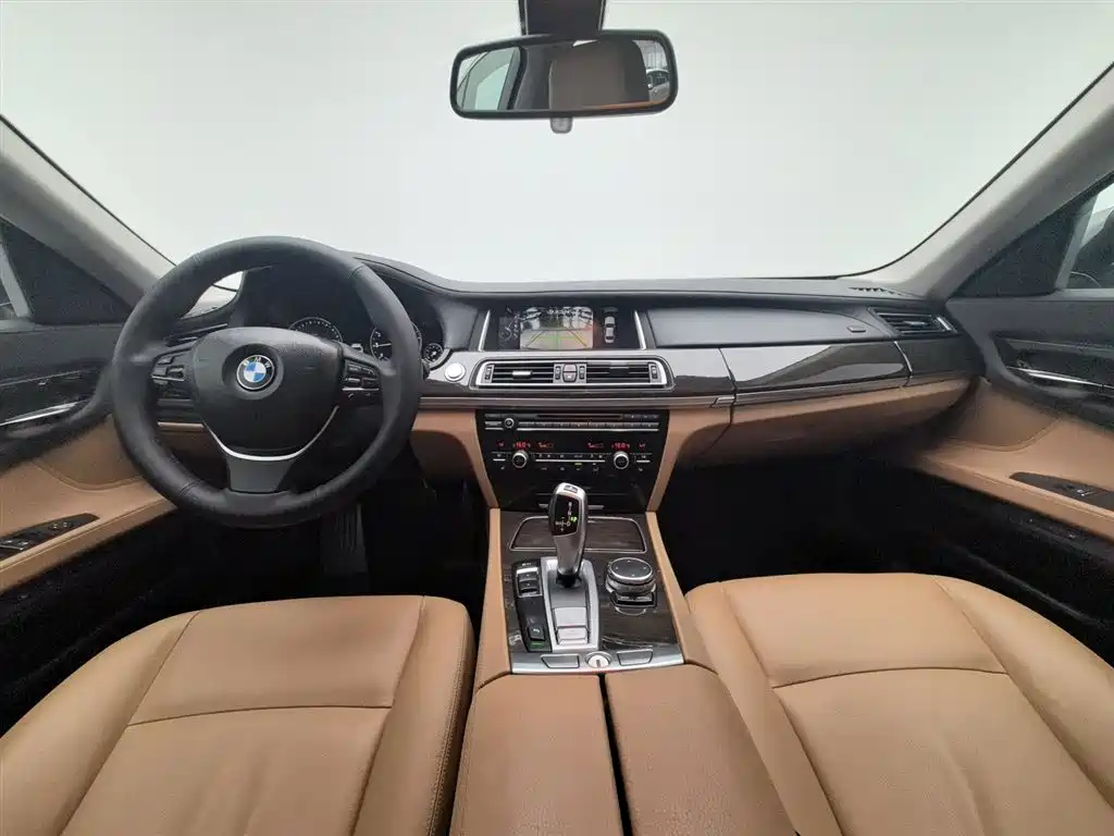 BMW 7 Series 2014 730Li Premium фото 5