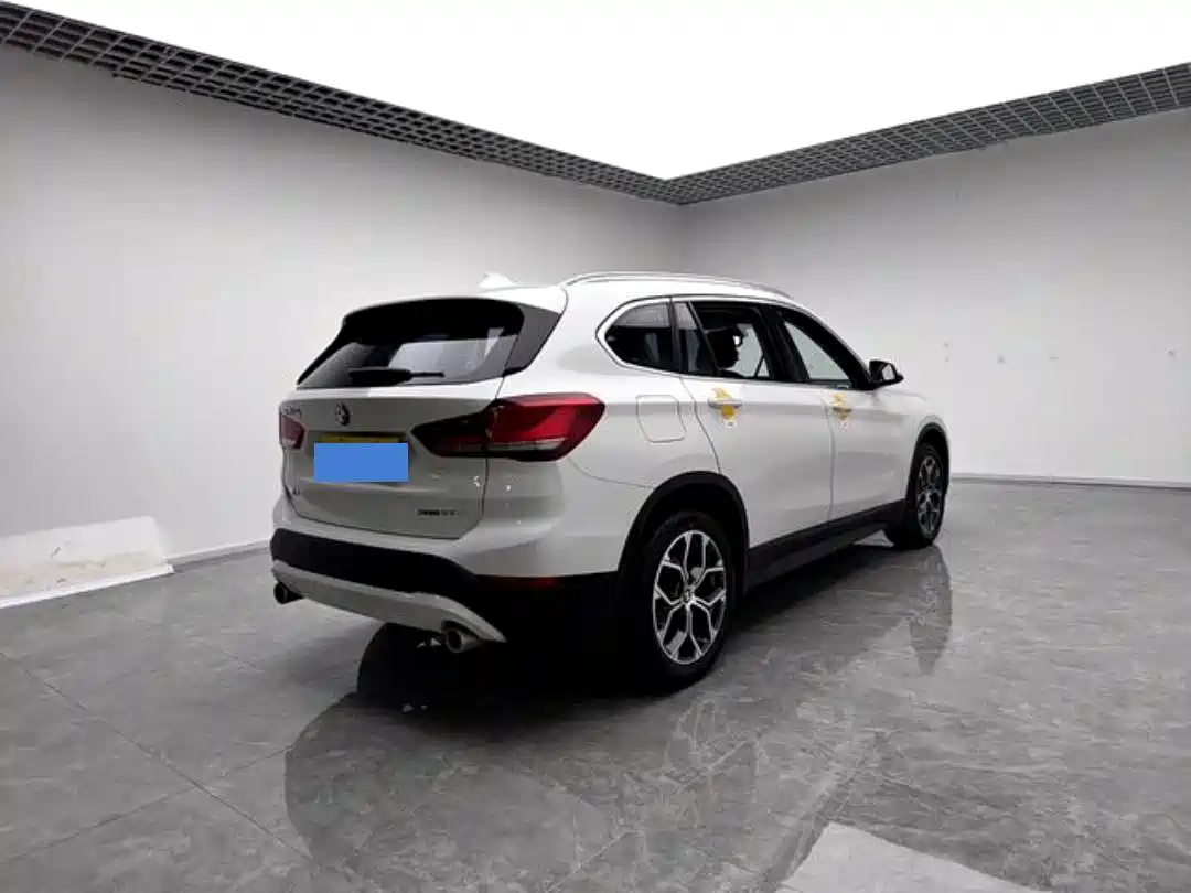 BMW X1 2022 sDrive25Li Leading фото 2