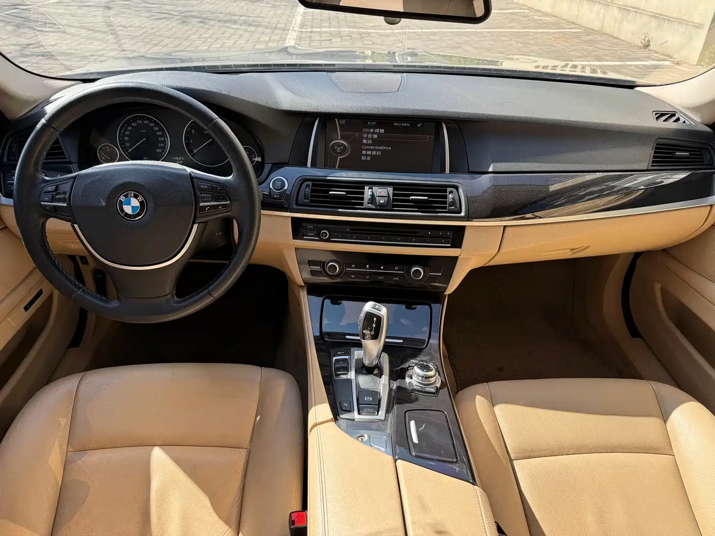 BMW 5 Series 2013 520Li Elegance фото 6