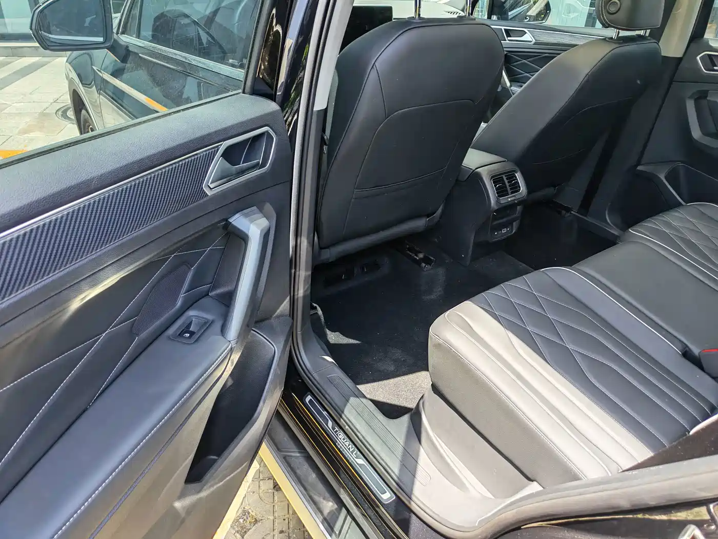 Volkswagen Tiguan L 2025 2024 330TSI Automatic 2WD R-Line Premium Enjoyment Edition