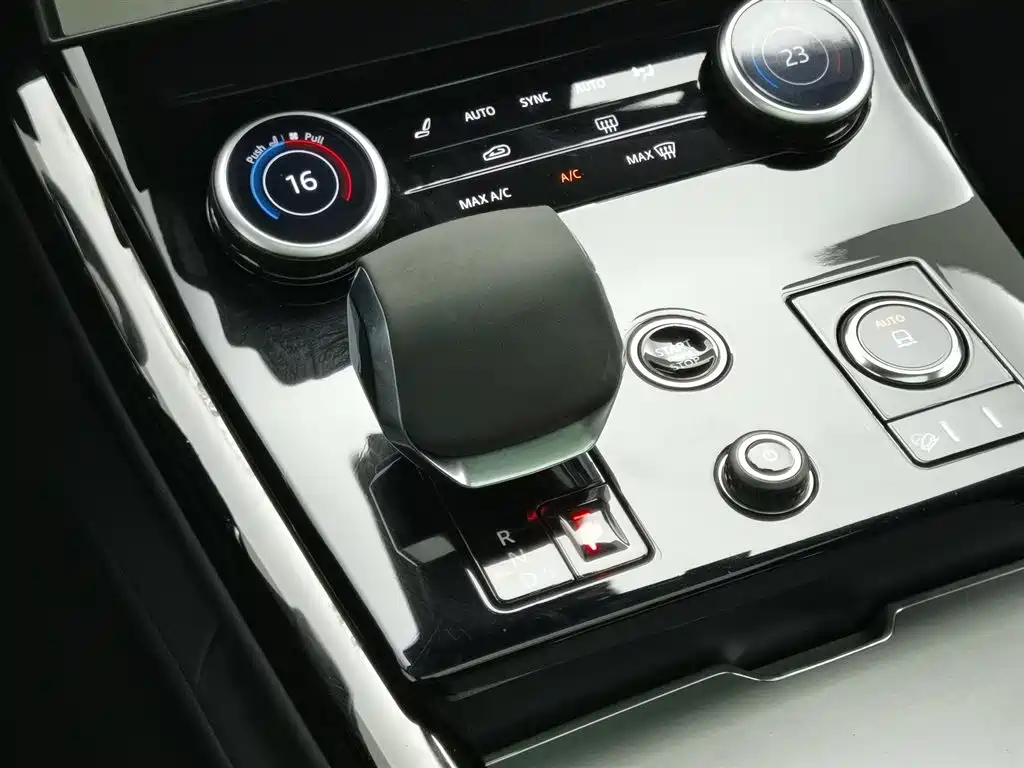 Land Rover Range Rover Sport 2023 360PS S фото 13