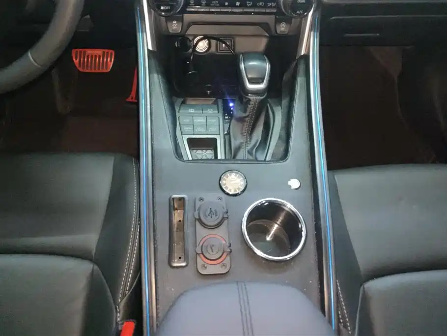 Toyota Wildlander 2022 2.0L CVT AWD Luxury PLUS Edition фото 16